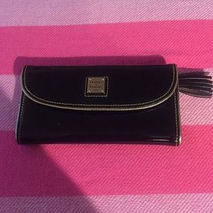 Dooney & Bourke wallet